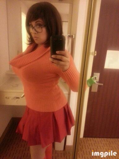 Velma Sexy Scooby Doo Cosplay (7)