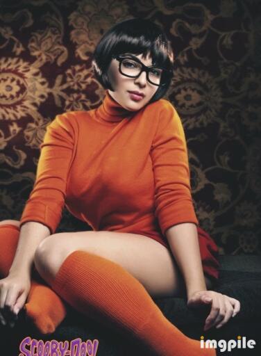 Velma from Scooby doo Cosplay (18)