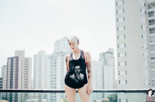 Beautiful Suicide Girl Sofy I'm not 01 HD lossless High resolution retina image