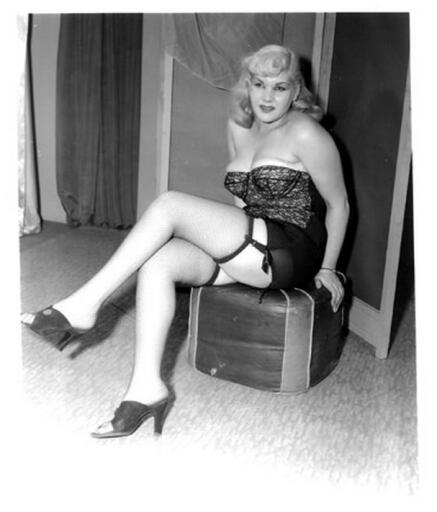 Vintage Sexy Women in Corsets and Stockings superunitedkingdom (204)