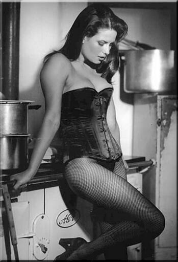Vintage Sexy Women in Corsets and Stockings superunitedkingdom (83)
