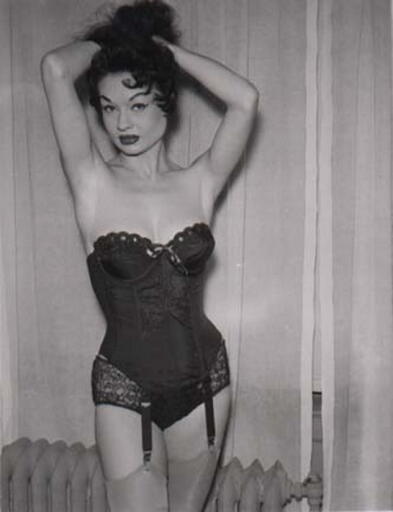 Vintage Sexy Women in Corsets and Stockings superunitedkingdom (121)