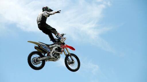 Motocross Aerial Acrobatics5 uhd