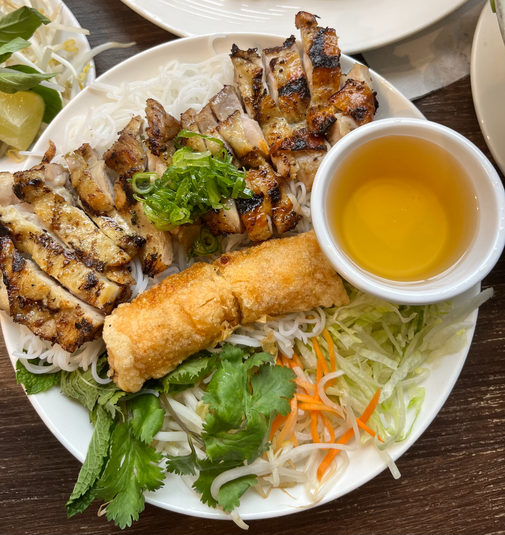 Review: Pho Anh Vu - Image 4