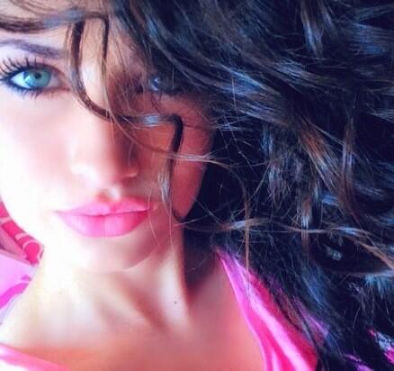 Beautiful iPhone Selfie Girl ojdoihas (18) Curvy body and mesmerizing face HQ image