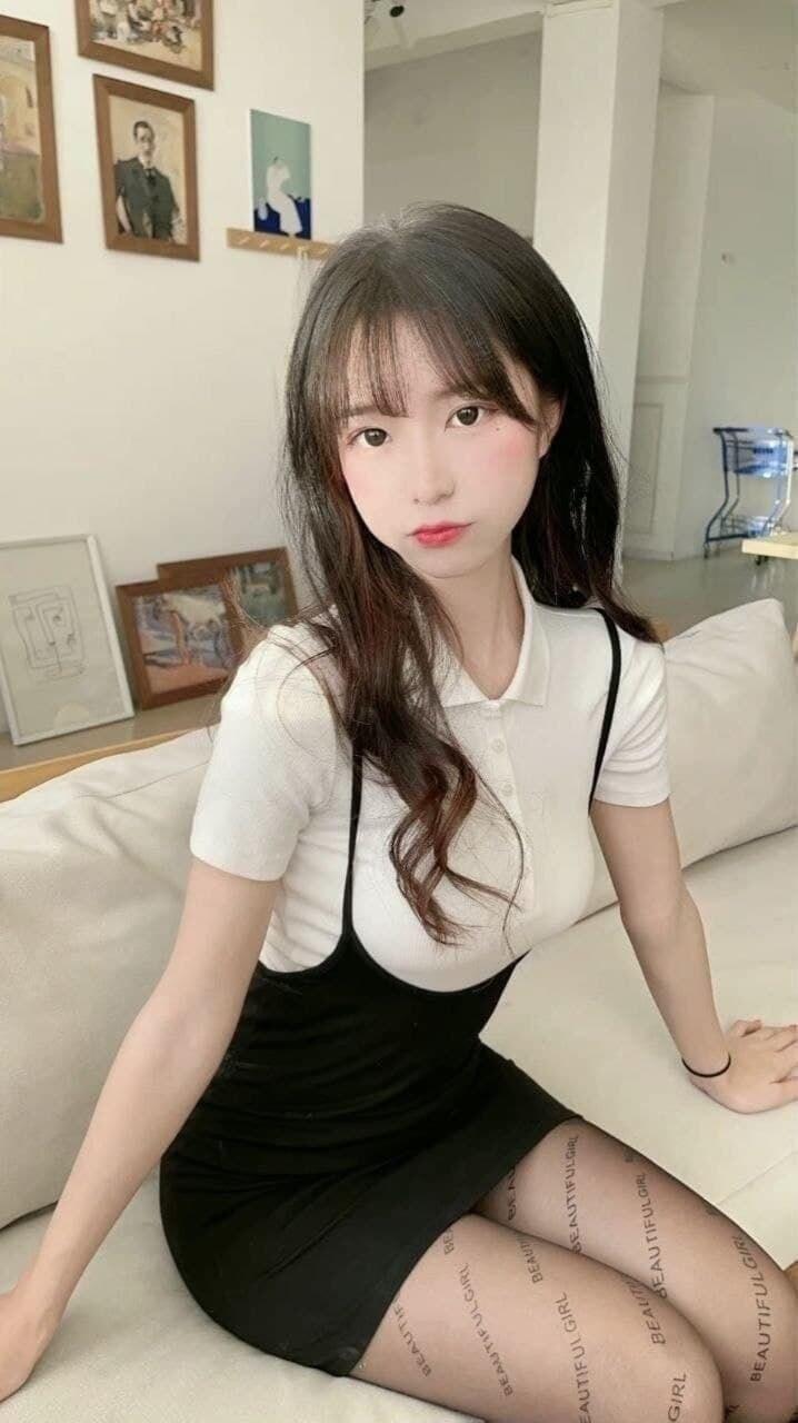 她的身材超級吸睛 目前是兼職做車展麻豆
最近很缺錢 下海短期兼職 
服務好  配合度高 不趕時間 不抽煙
床上實力很棒  客人評價極高 