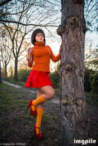 Velma from Scooby doo Cosplay (17)