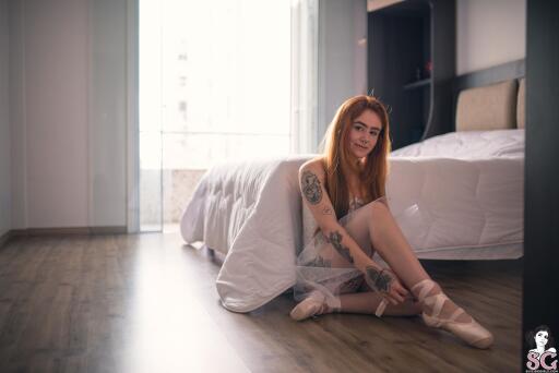 Beautiful Suicide Girl Anavoig Body Eletric (10) HD lossless high resolution image
