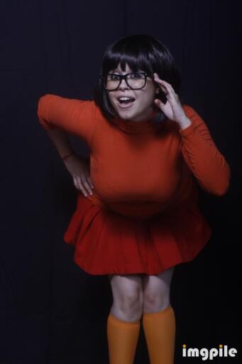 Velma from Scooby doo Cosplay (9)