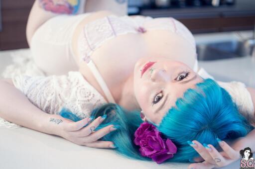 Beautiful Suicide Girl Sirenn Bewitched (4) High resolution 2K lossless image