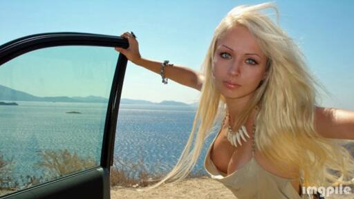 Valeria Lukyanova hopping in the car bent beautiful eyes