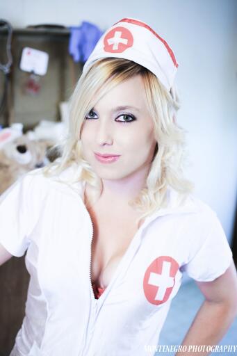 Nursepinelli sweet costume with big nurse