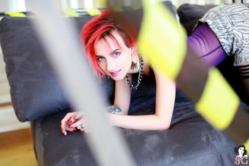 Beautiful Suicide GIrl Sonic Behind the Line 09 HD iPhone lossless retina Wallpaper