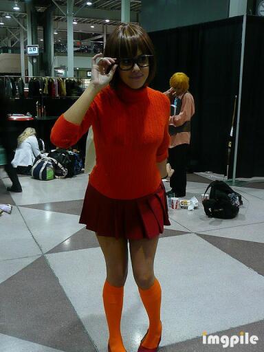 Sexy Velma Scooby Doo Cosplay Hot curves (5)