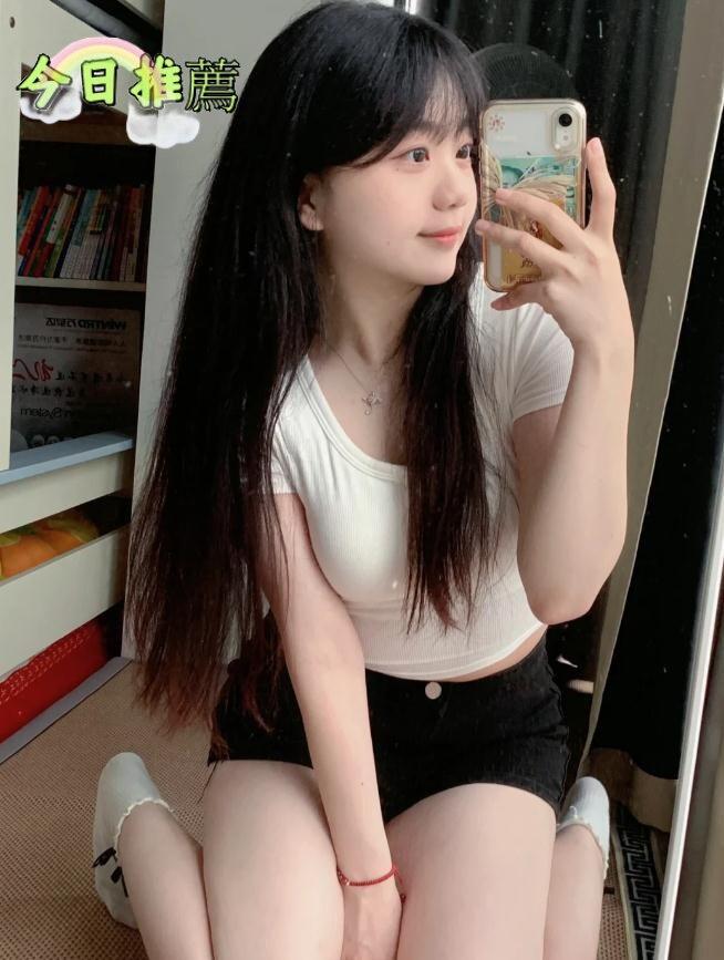 床上比較強勢   讓你感覺被強姦的快感
身材火辣  動作撩人  
缺男人的這段日子很饑渴 好互動