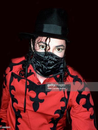 SYDNEY, AUSTRALIA - NOVEMBER 17: American singer songwriter Michael Jackson during his 'HIStory' wor