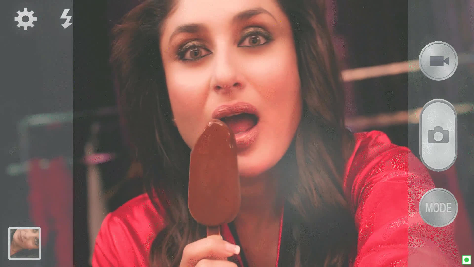 Attempt #16 Kareena fails to get the Perfect Magnum Selfie 01