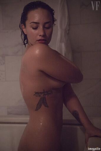 Demi Lovato Nude shower picture