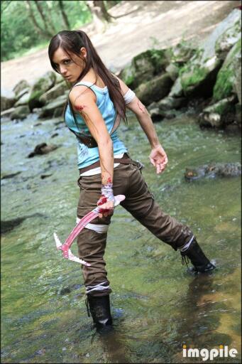 Lara croft cosplay2