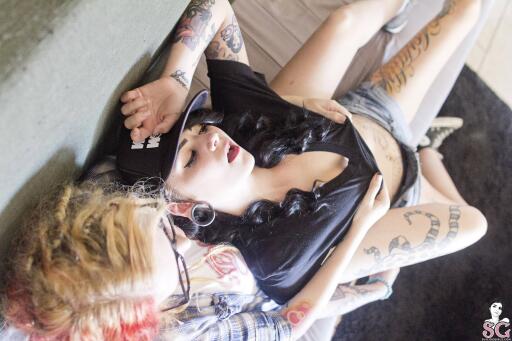 Beautiful Suicide Girls Mewes + Kirbee Party On (8) HD+ Apple iPhone Retina image