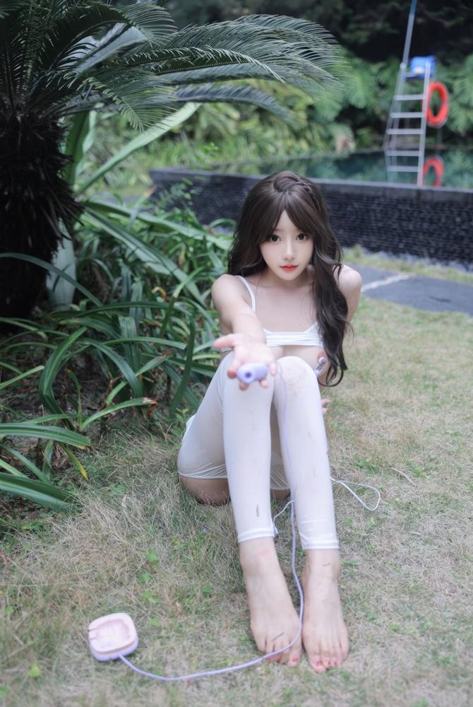 仙女姐姐戶外玩跳蛋被弄得超濕