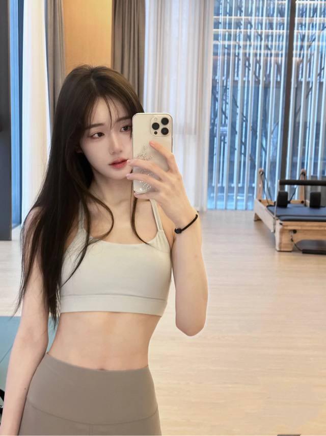 想找合適的哥哥當固定 炮友
幹不下去了所以轉行做外送
單身沒有對象  之前工作忙也沒有談男友