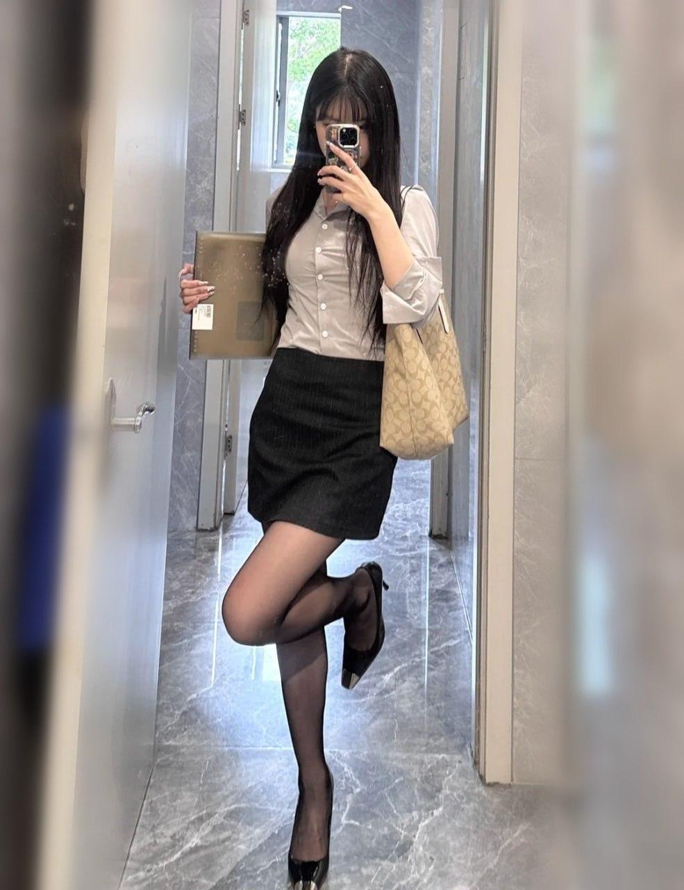 極品黑絲OL外送正妹台南伴遊