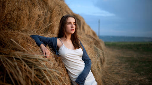 women brunette model farm 2j 3840x2160