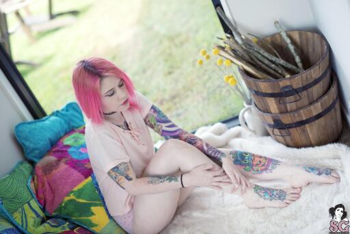 Beautiful Suicide Girl Elixia Sweet Disposition (5) High resolution lossless retina image