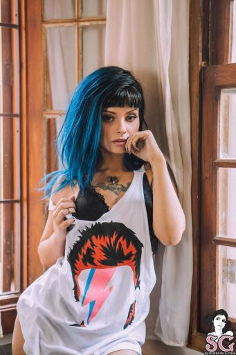 Beautiful Suicide Girl Flaviah Moonage Daydream (11) High resolution lossless iPhone retina image