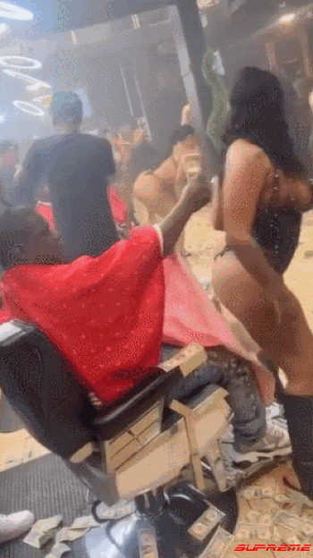 GupmJg.gif