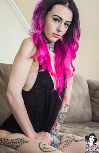 Damselfly Suicide Girl