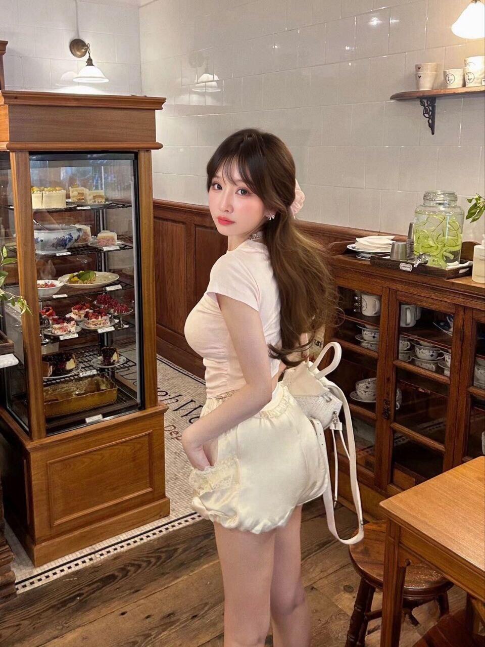 酷愛運動熱情懂得配合 69 鴛鴦浴 舌吻 可配合情趣衣服 絲襪 制服 帶你一次又一次的胸推 水多多