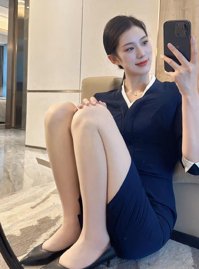 嫩滑誘人的肌膚 因為很想再試做愛的感覺 所以自己下海 