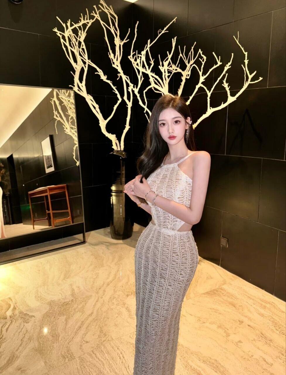 外貿艷麗 身材高挑 可調教 甜美體誘人 內心安耐不住的寂寞 已經開始爆發了 超級會玩