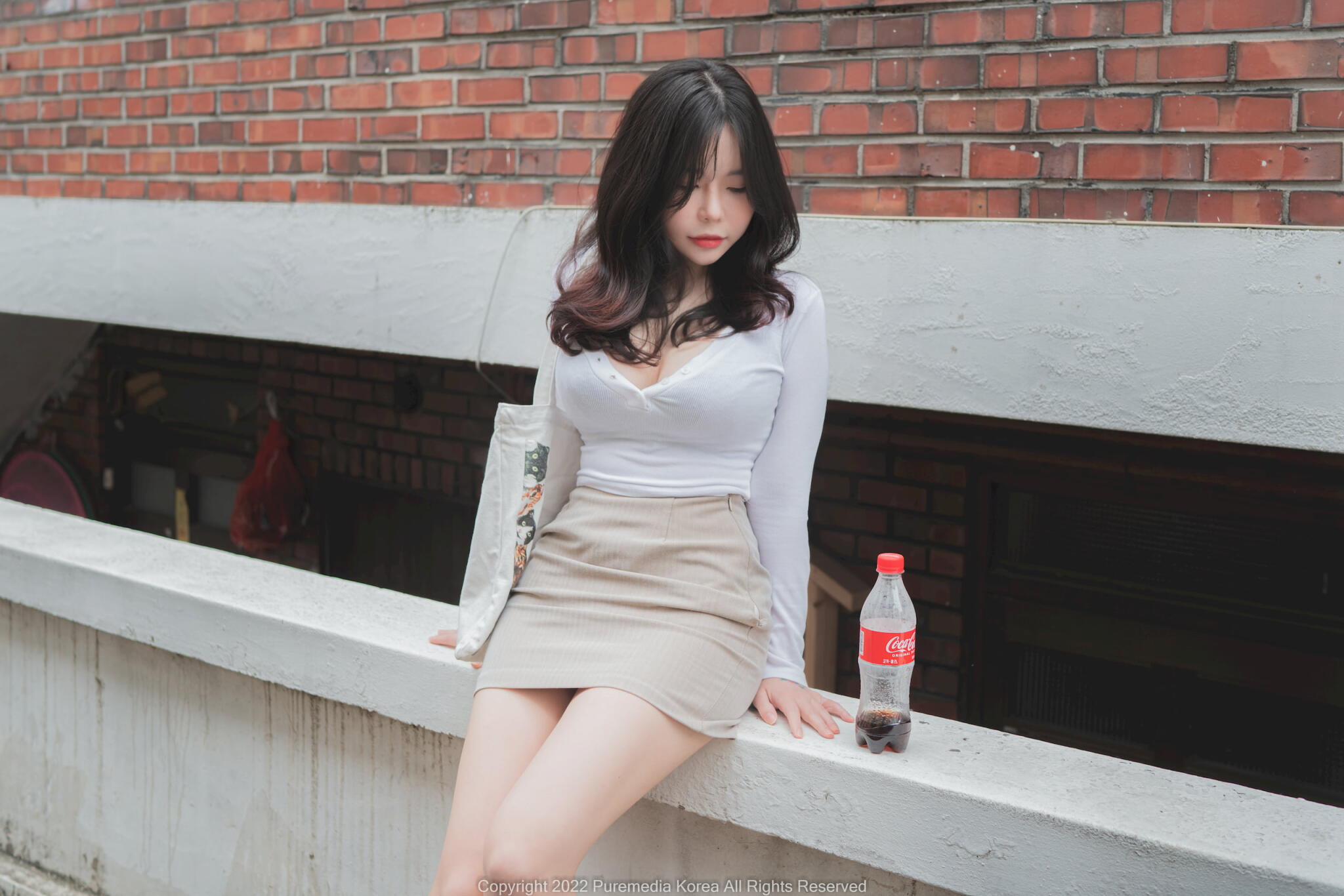 ★皮膚白晢纖腰美腿大學生真的太色了★_本土情色貼圖