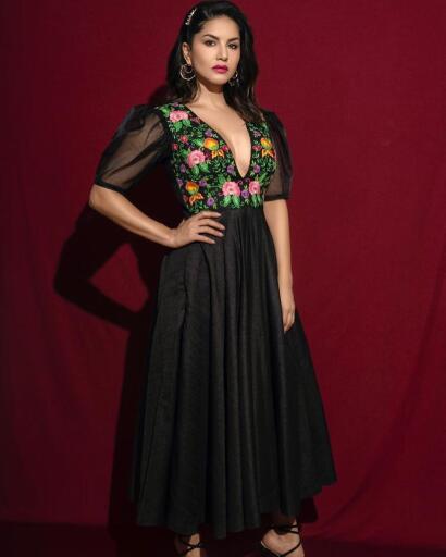 Sunny Leone Pretty Pretty Dress ritzystar 5