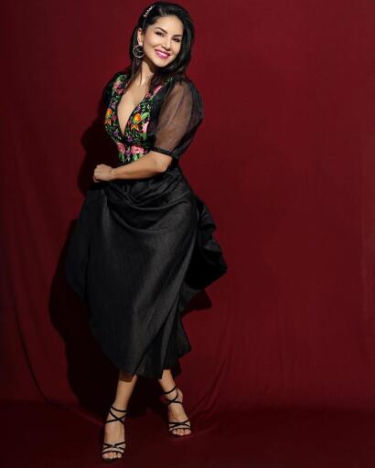 Sunny Leone Pretty Pretty Dress ritzystar 4
