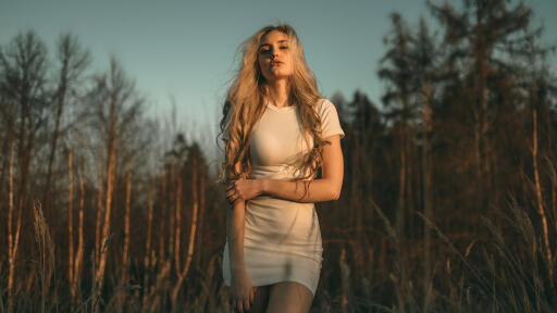 blonde girl white dress sunrays on face 5k vq 3840x2160