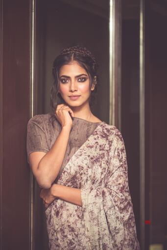 Actress Malavika Mohanan Super HD Stills in Padmaja design on day 2 at Lakme Fashion Week 1