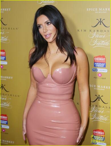 MELBOURNE, AUSTRALIA - NOVEMBER 18:  Kim Kardashian arrives to promote her new fragrance "Fleur Fata