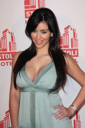 MIAMI - JANUARY 23:  Socialite Kim Kardashian arrives at the Stoli Hotel on January 23, 2008 in Miam