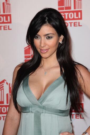 MIAMI - JANUARY 23:  Socialite Kim Kardashian arrives at the Stoli Hotel on January 23, 2008 in Miam