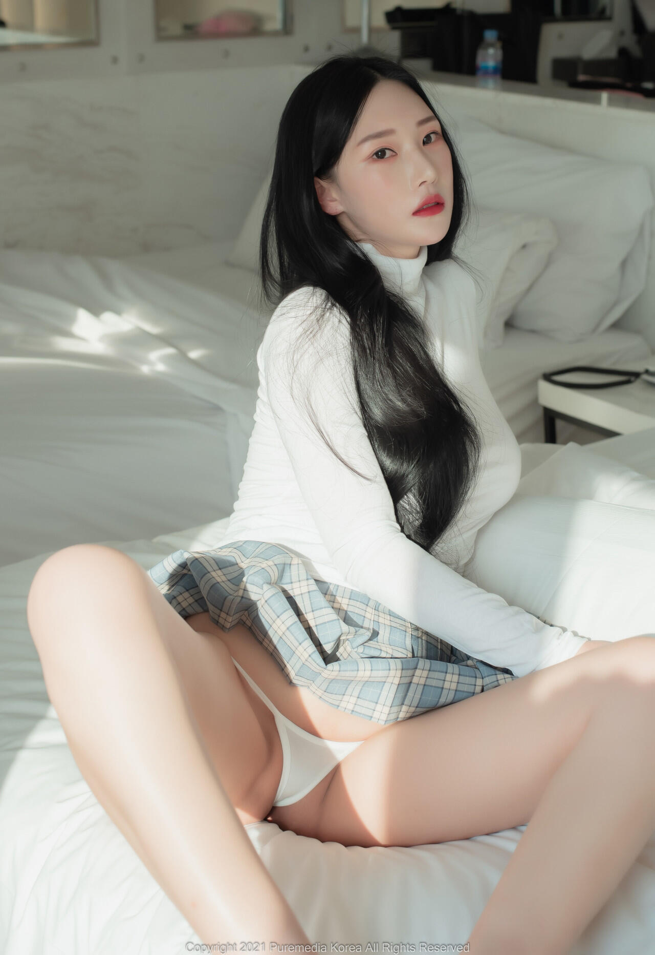 幹爽到潮吹不停顫抖的水正妹