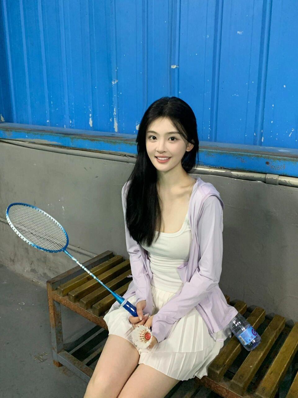 性感敢玩 #超巨乳低胸很性感的穿著 
超會挑逗互動起來一點都不含糊 
#屁股很好看乳暈還是粉色 真的天菜