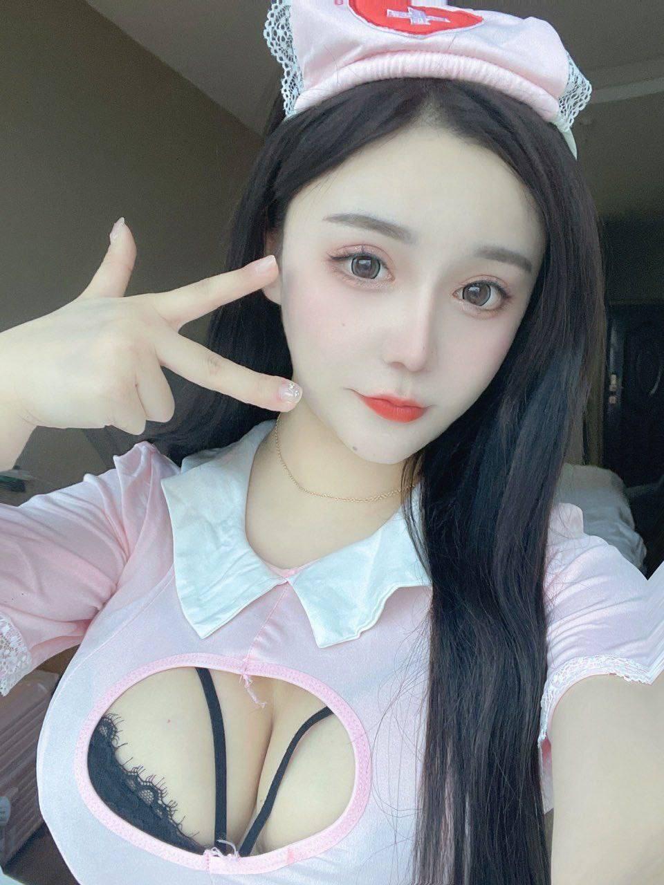 氣質慾女 悶騷大尺度 叫床聲超好聽的
顏值 身材 技術集優質於一身
最重要的是還很平價!!