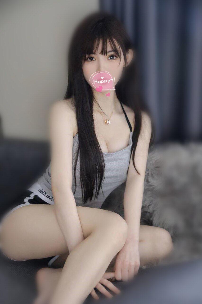 水一樣的溫柔女子!滑嫩肌膚、多汁粉鮑、超甜的淫叫聲讓人心癢癢! 經驗次數不多,需要葛格耐心調教,配合度絕對100%!!對這位粉鮑新人感興趣的男士們,建議趕緊約起來~慢了可是約不到的呢