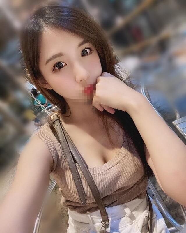 清純小學妹 她帶給你歡樂和活力。靈活多變的服務讓你每一次都有新鮮感。她的笑容像陽光一樣，帶給你心靈上的慰藉...