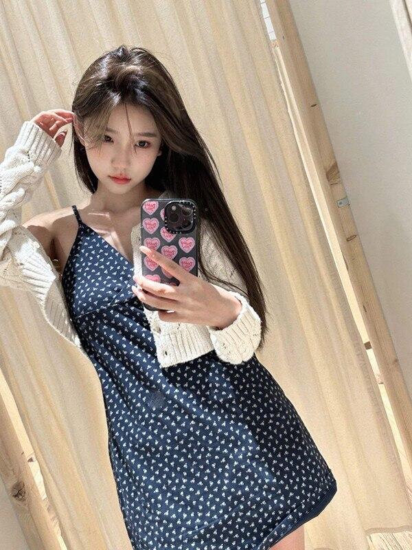 很甜美的girl  個性溫柔 女友感十足  服務不趕時間  服務內容也是很豐富  可LG  69  品鮑  吸舔奶 在不同的場景......等你來解鎖