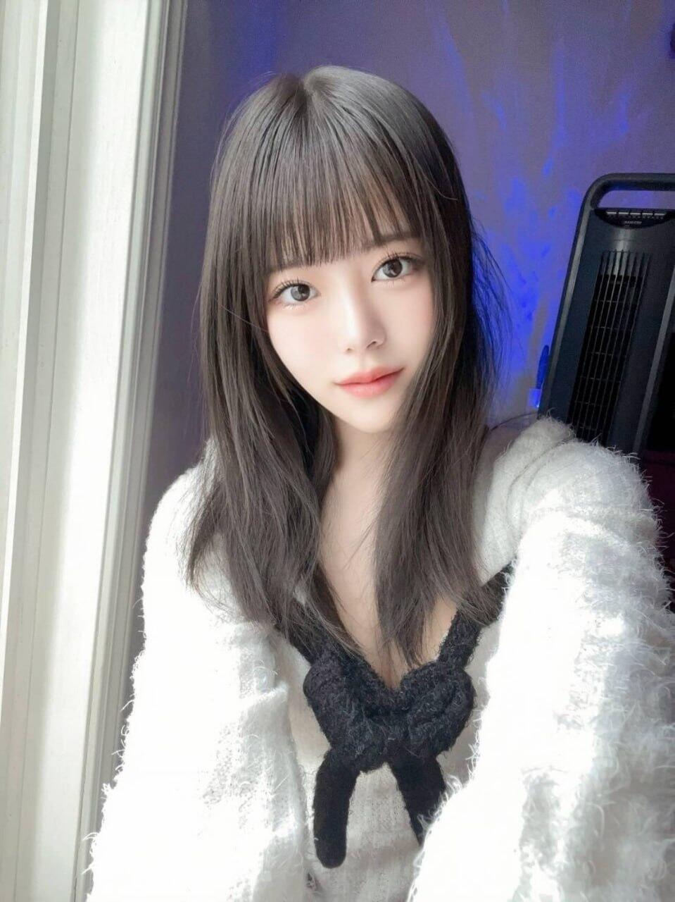 性感辣妹 巨乳有料 放得開 互動很有趣  很懂男人的需求 很會挑逗哦 蜜穴還會一吸一夾 服務方面都會願意嘗試 在床上會像個小女人一樣緊緊的纏著你